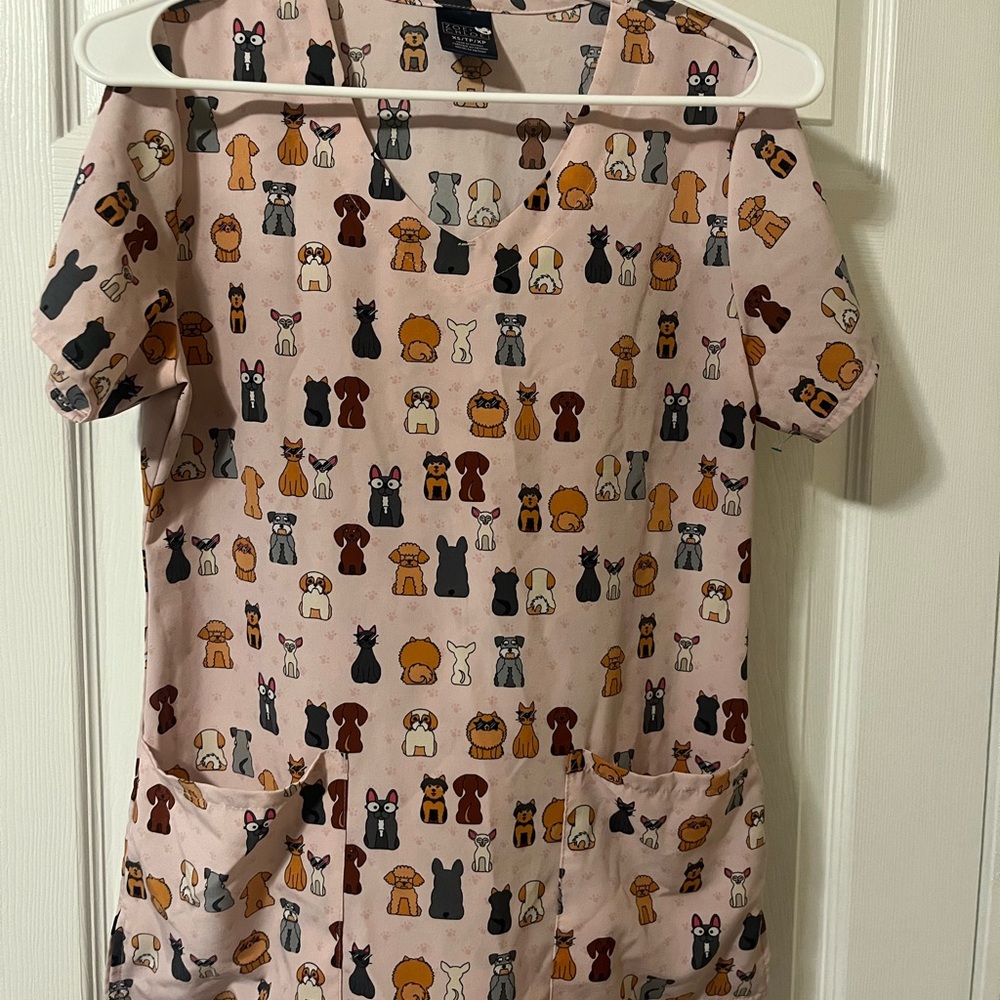Scrub top - Picture 2 of 3
